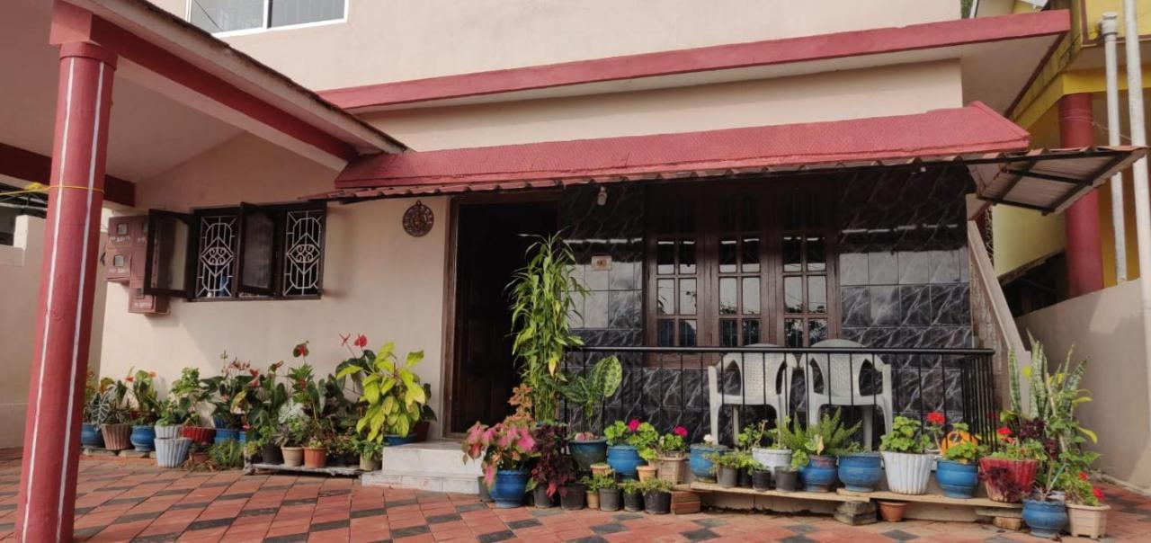 Giri'S Homestay Madikeri Kültér fotó