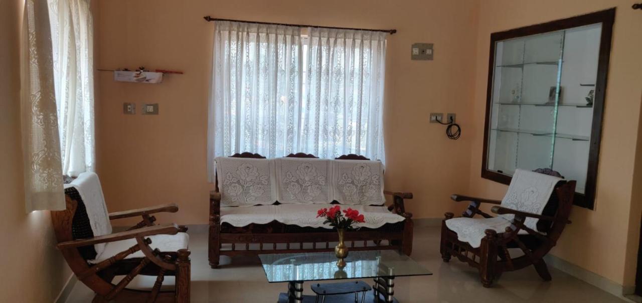 Giri'S Homestay Madikeri Kültér fotó