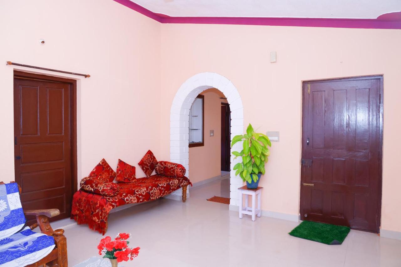 Giri'S Homestay Madikeri Kültér fotó