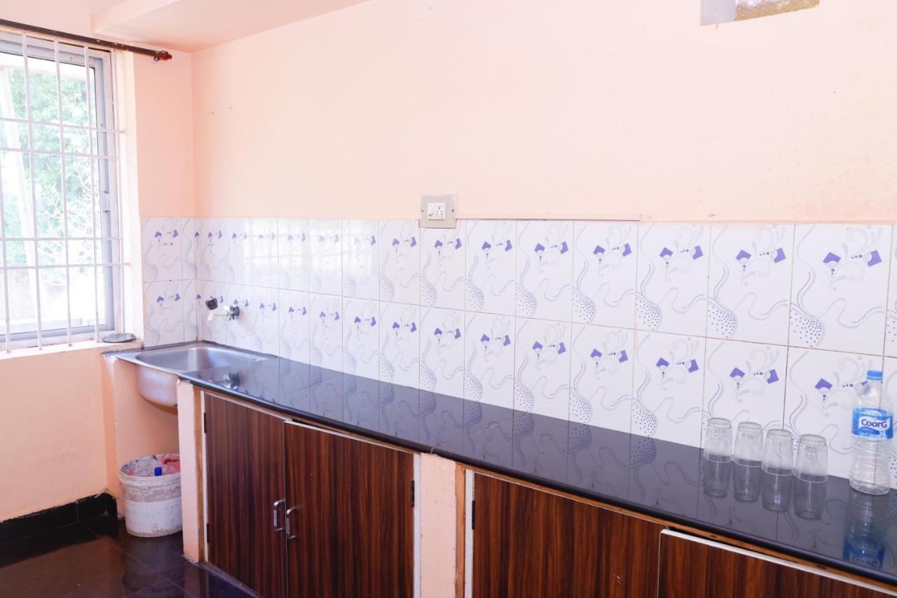 Giri'S Homestay Madikeri Kültér fotó